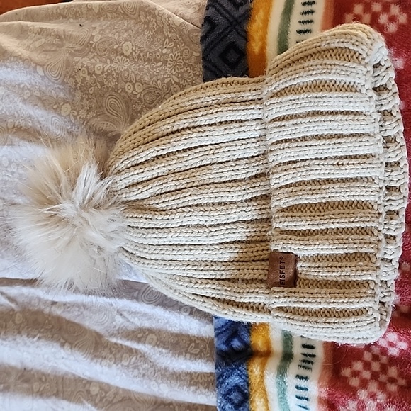 EUC Fisfet: Pom Pom Beanie, Cream colored, one-size-fits-most - Picture 1 of 7